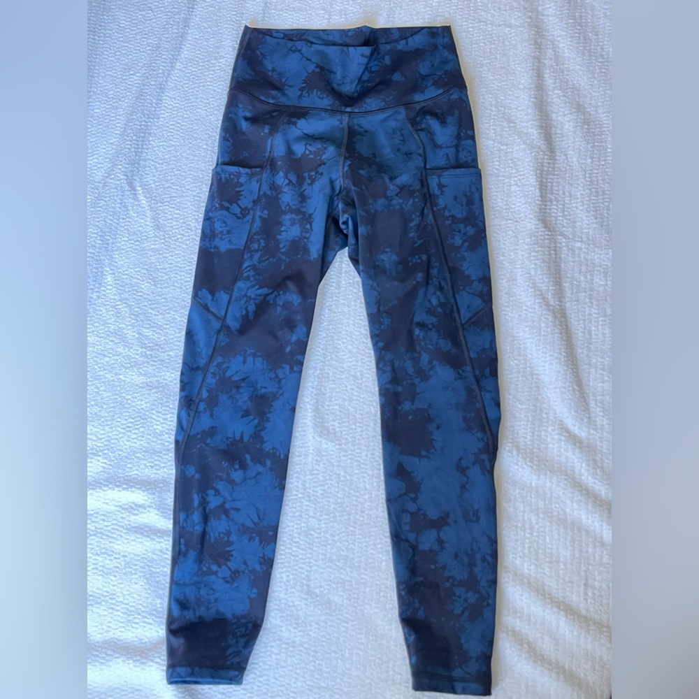 Fleo Blue and Black Activewear